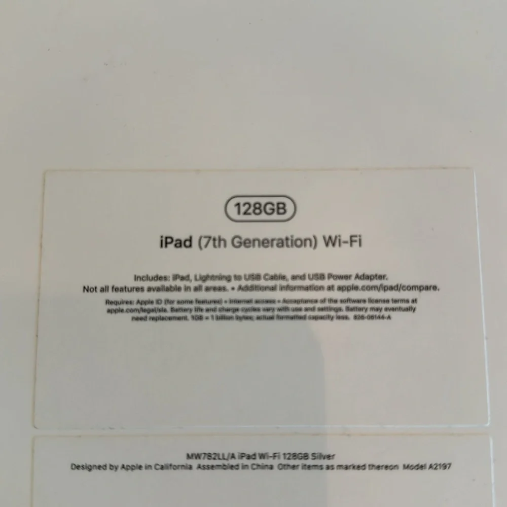 LIKE NEW Apple iPad 7th Generation